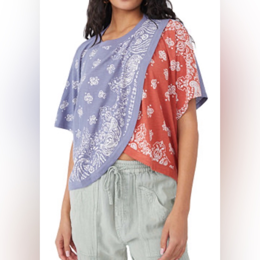 Women's Two-Tone Bandana Print Tee - Lavender & Rust